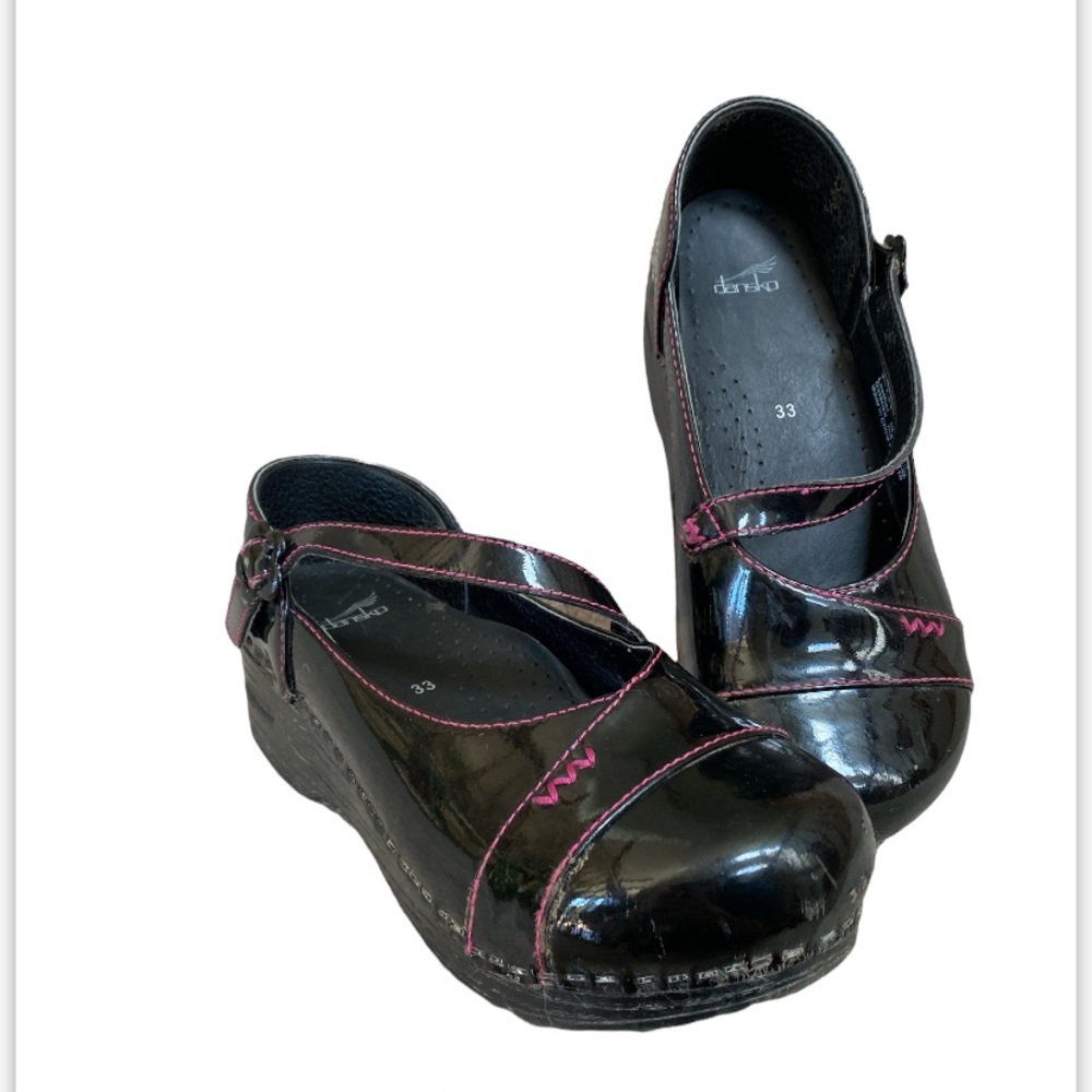 Dansko girls' black patent leather Mary Jane clogs size 33